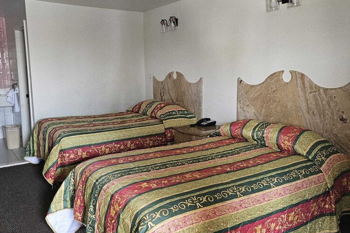 Room 4 of 11