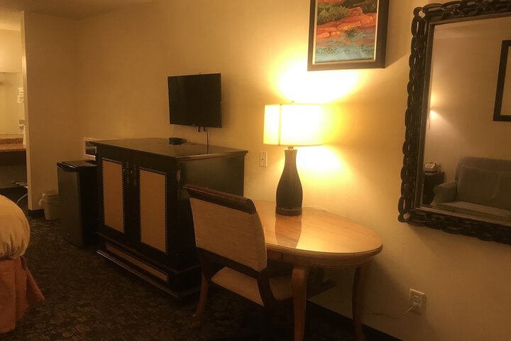 Travelers Inn & Suites