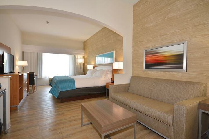 Room 28 of 59