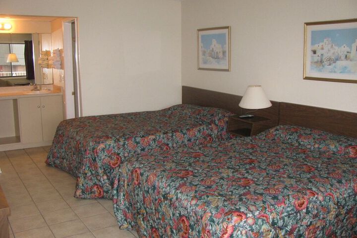 BELMONT MOTEL