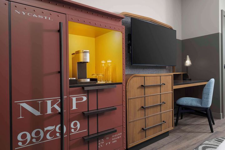 Room 36 of 61