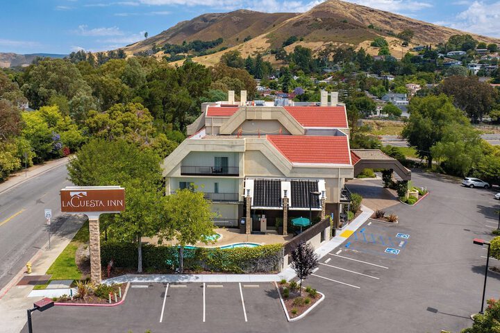 Hotel 4 of 27