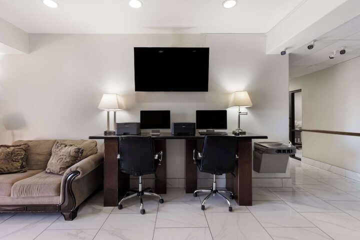 Business Center 43 of 43