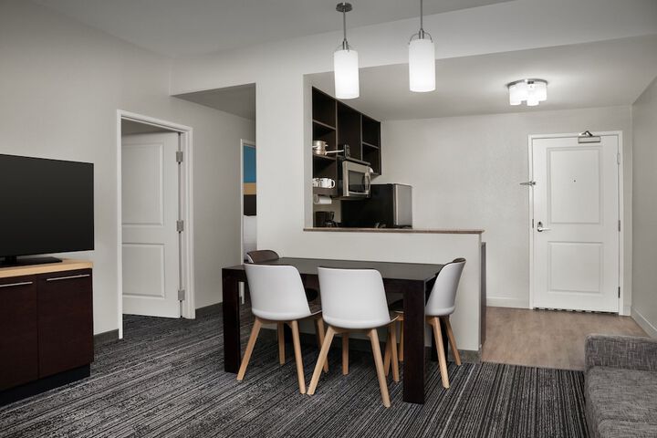 Room 21 of 40