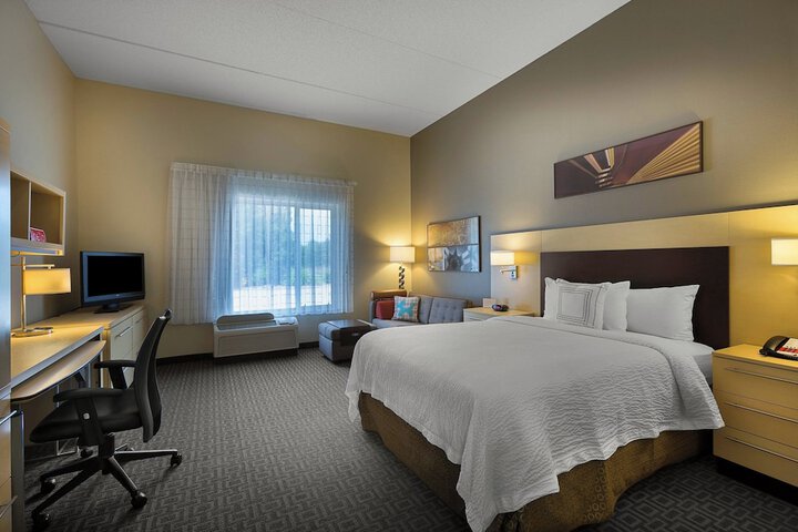 Room 11 of 23