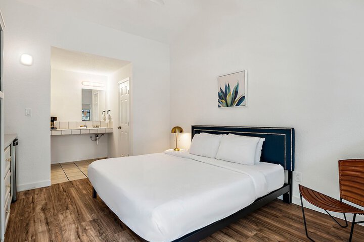 The Claire Hotel