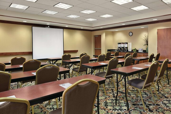 Hampton Inn & Suites Enid
