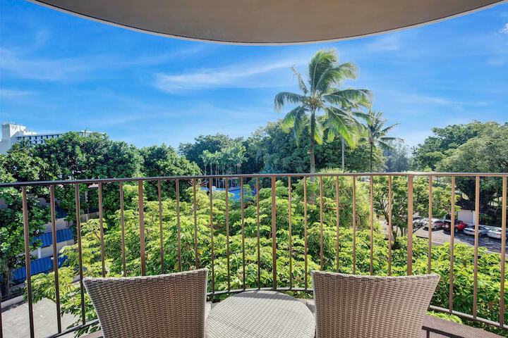 Hilo Hawaiian Hotel Trademark Collection by Wyndham
