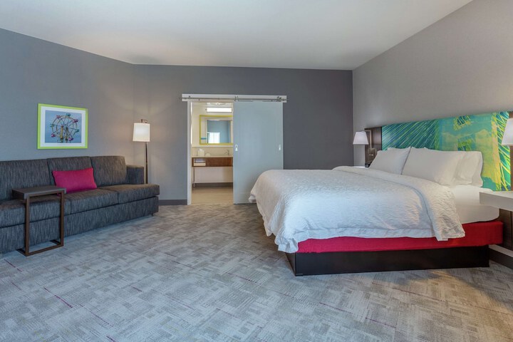 Room 14 of 36
