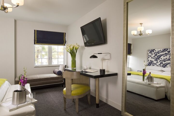 Room 44 of 69