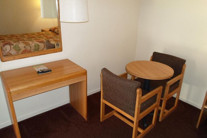 Room 19 of 37
