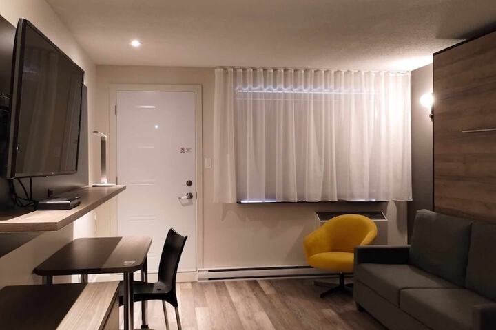 Room 18 of 37