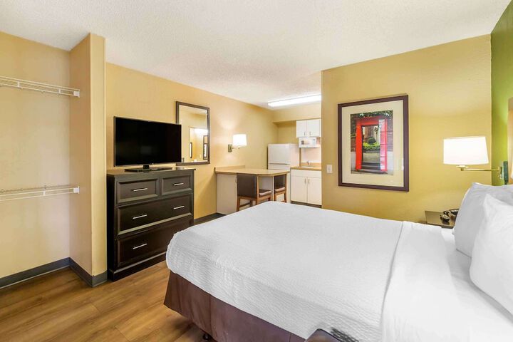 Room 11 of 29