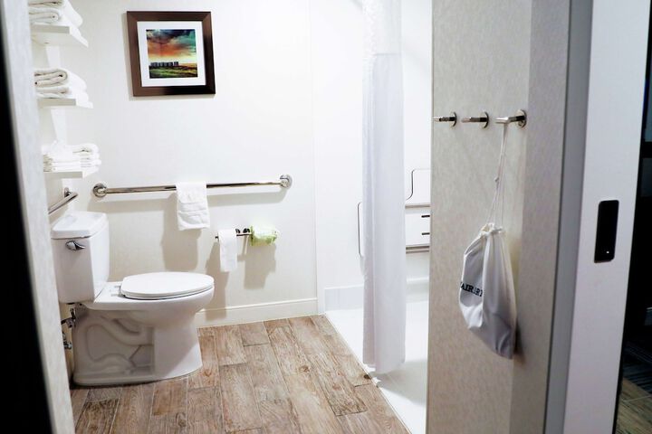 Room 15 of 26