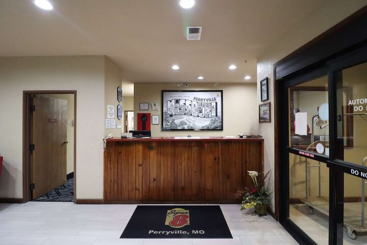 Super 8 by Wyndham Perryville