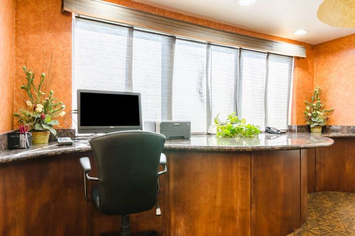 Business Center 84 of 84