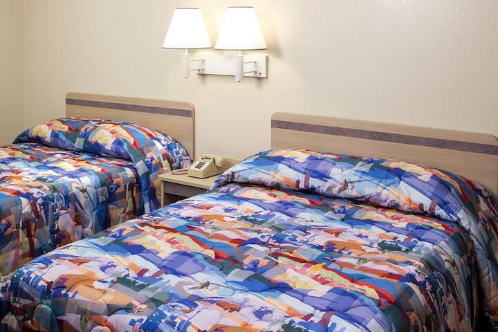 Room 27 of 34