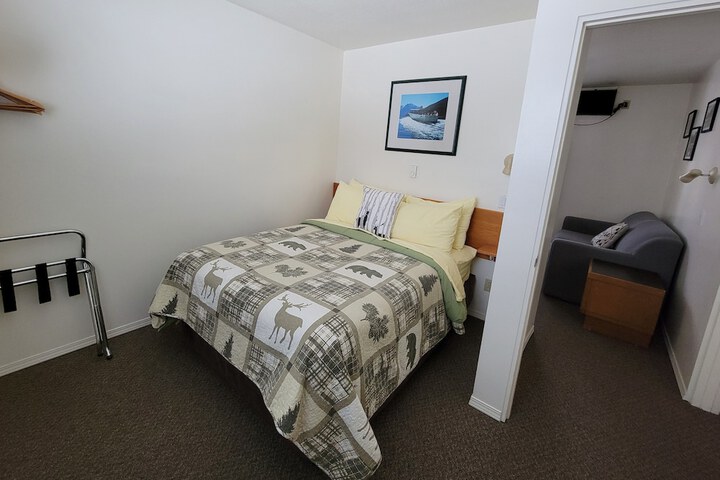 Room 17 of 53