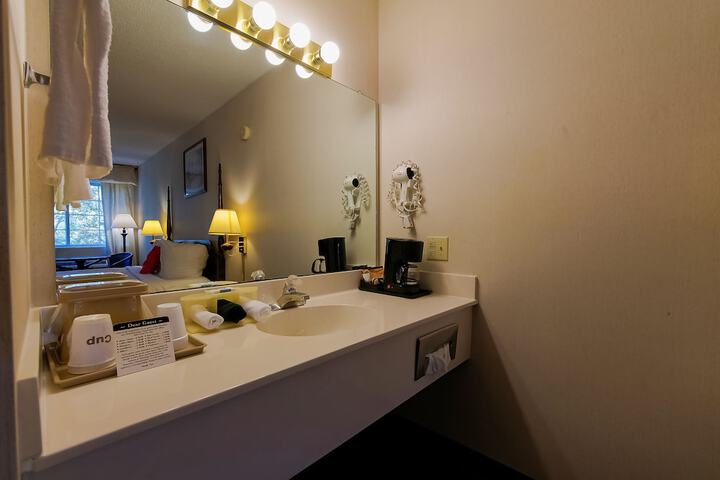 Room 66 of 111