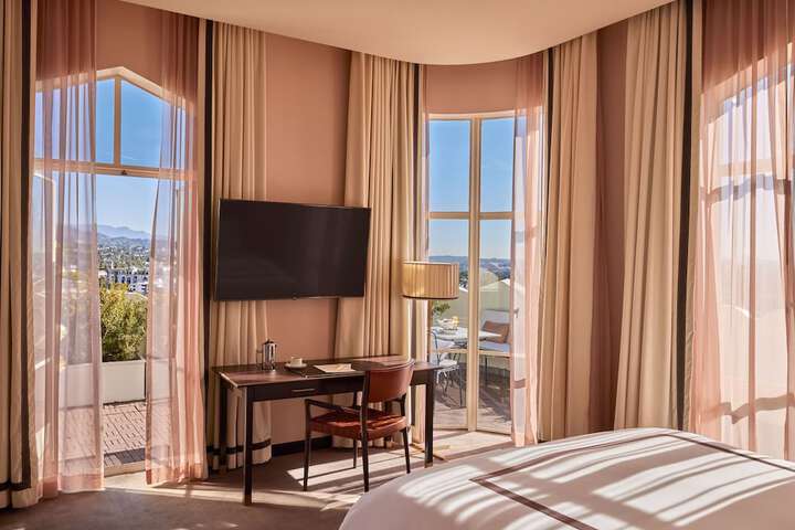 Room 22 of 45