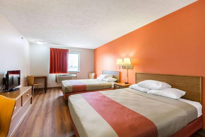 Motel 6 Percival IA