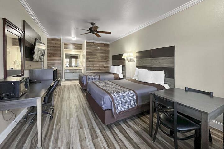 Room 12 of 30