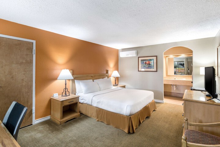 Room 41 of 86