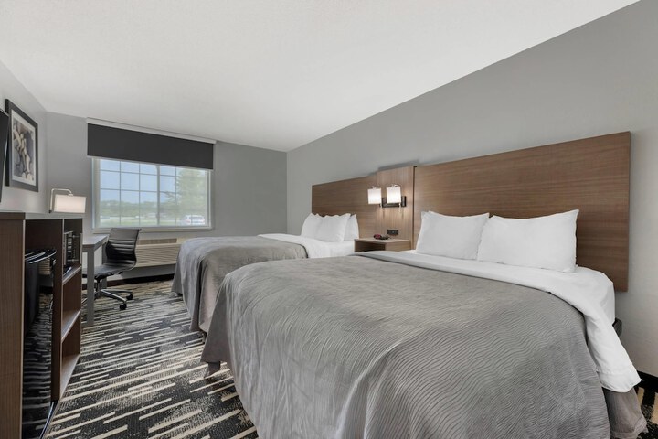 Quality Inn Chesterton near Indiana Dunes National Park I-94