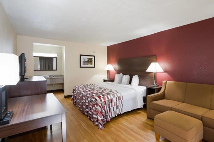 Room 10 of 14