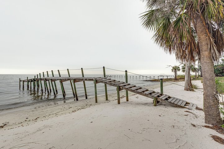 Steps to Beach: Carrabelle Family Home w / Patio!
