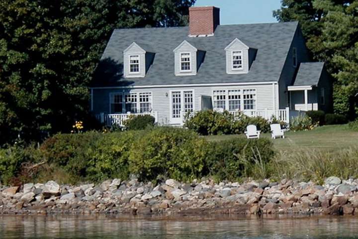 Dockside Guest Quarters & Restaurant