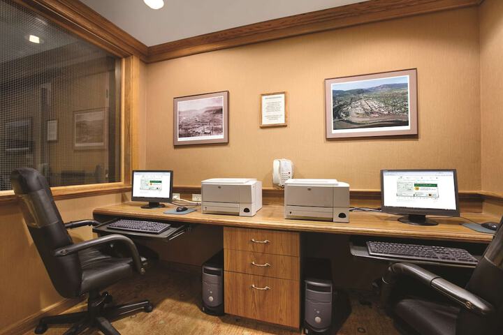Business Center 47 of 55