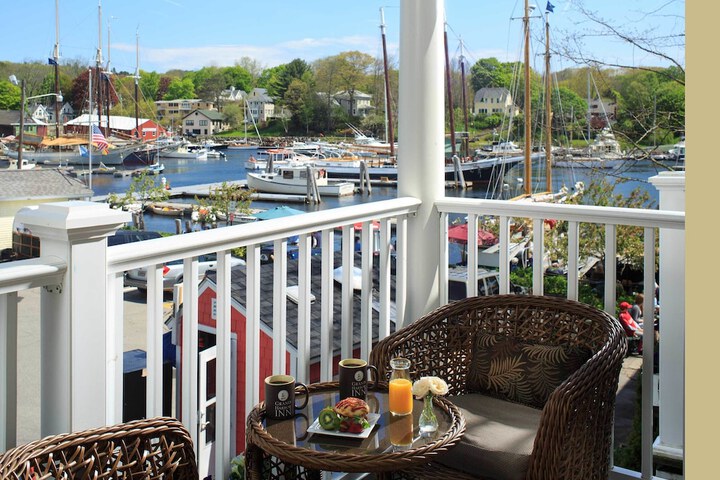 Grand Harbor Inn