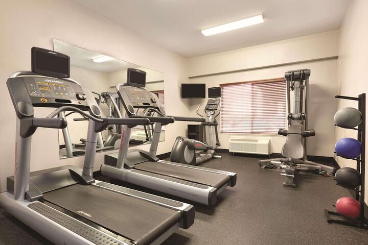 Country Inn & Suites by Radisson Fresno North, CA