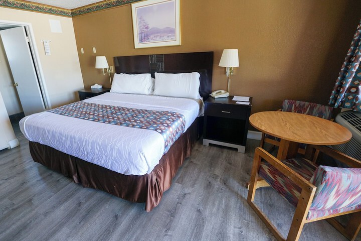 Room 14 of 23
