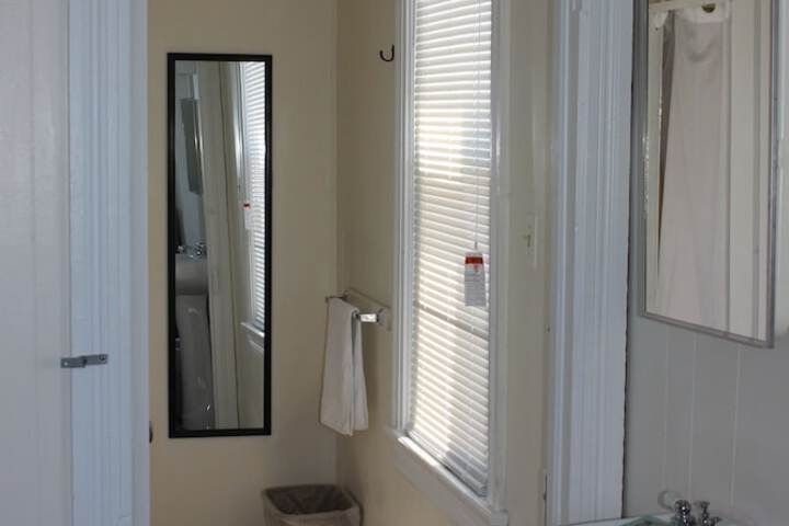 Room 40 of 43