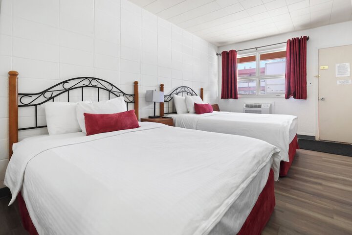 Dauphin Inn Express