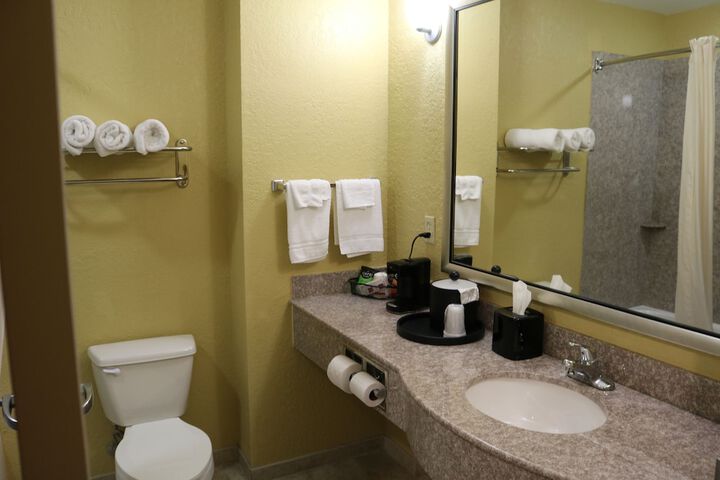 Room 4 of 36