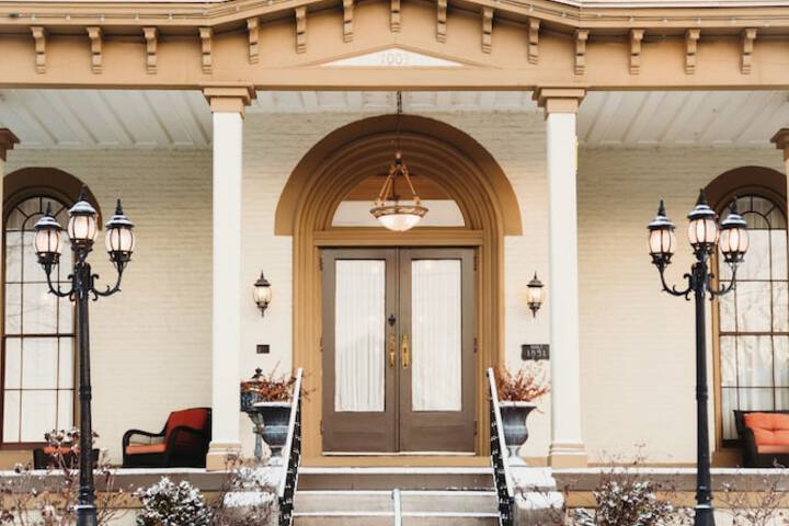 The Pepin Mansion Historic B & B