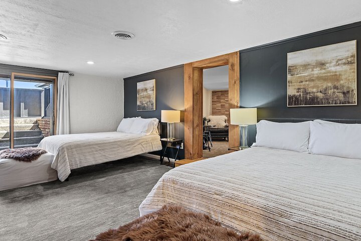 Room 22 of 77