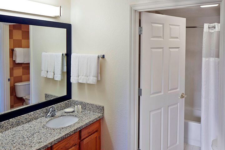 Room 15 of 27