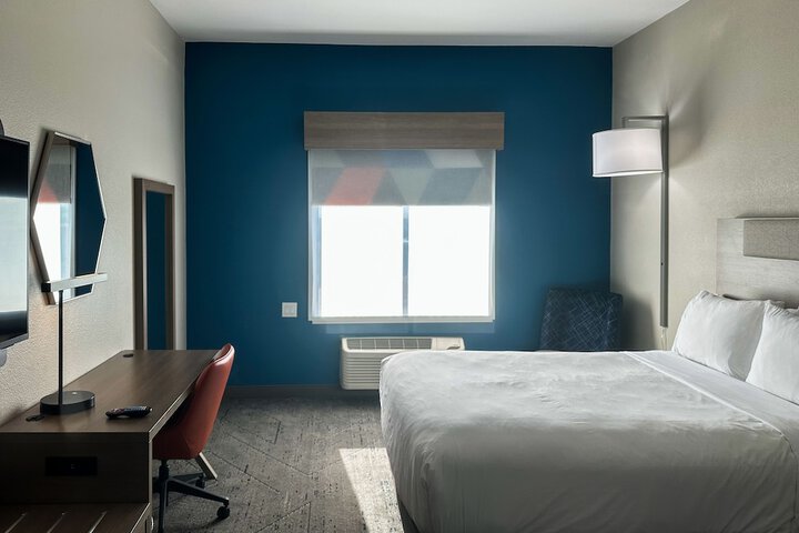 Room 13 of 43