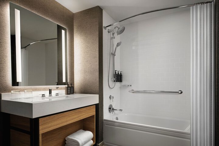 Sheraton Erie Bayfront Hotel