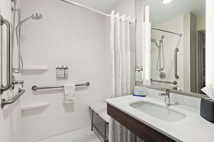 Holiday Inn Express & Suites Perry by IHG