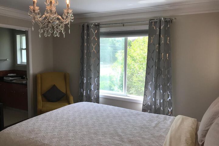 Room 13 of 36