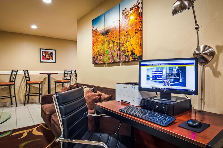 Best Western Heritage Inn