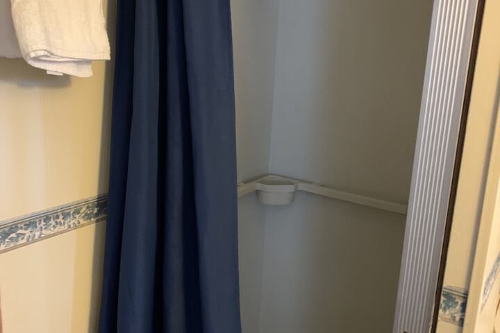 Room 18 of 48