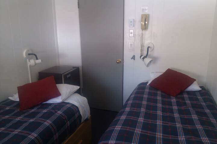 Room 52 of 104