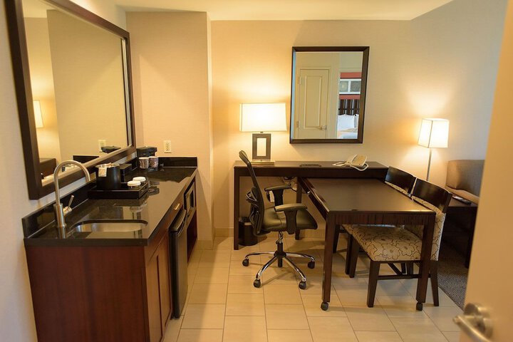 Room 18 of 48