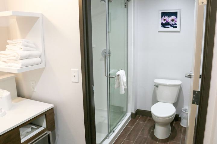 Room 25 of 61